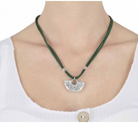 Handmade necklace with green magnet lock 16312
